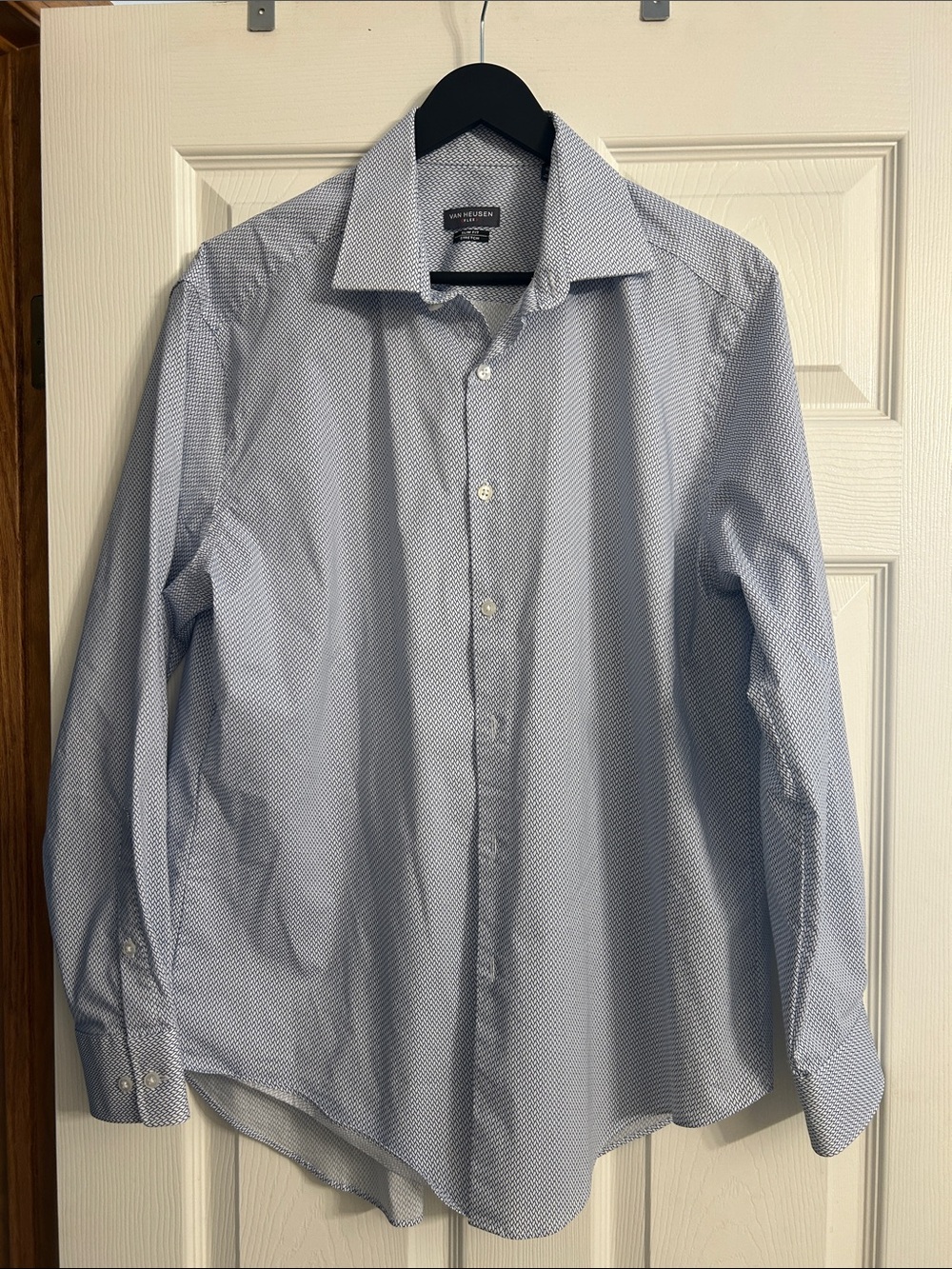 Van Heusen Men's Blue Micro-Pattern Dress Shirt